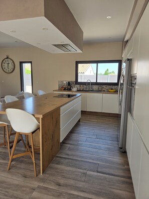 Private kitchen - Villa rental with swimming pool (Vedène)