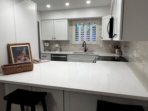 Private kitchen - Runaway Bay 113 afternoon delight! (Bradenton Beach)