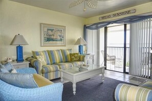 TV, DVD player - Runaway Bay 291 - Beach, bay, pool and gym (Bradenton Beach)