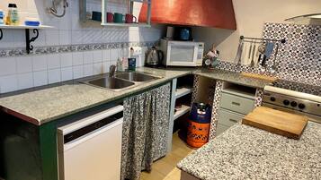 House, Multiple Bedrooms, Smoking, Private Pool | Interior