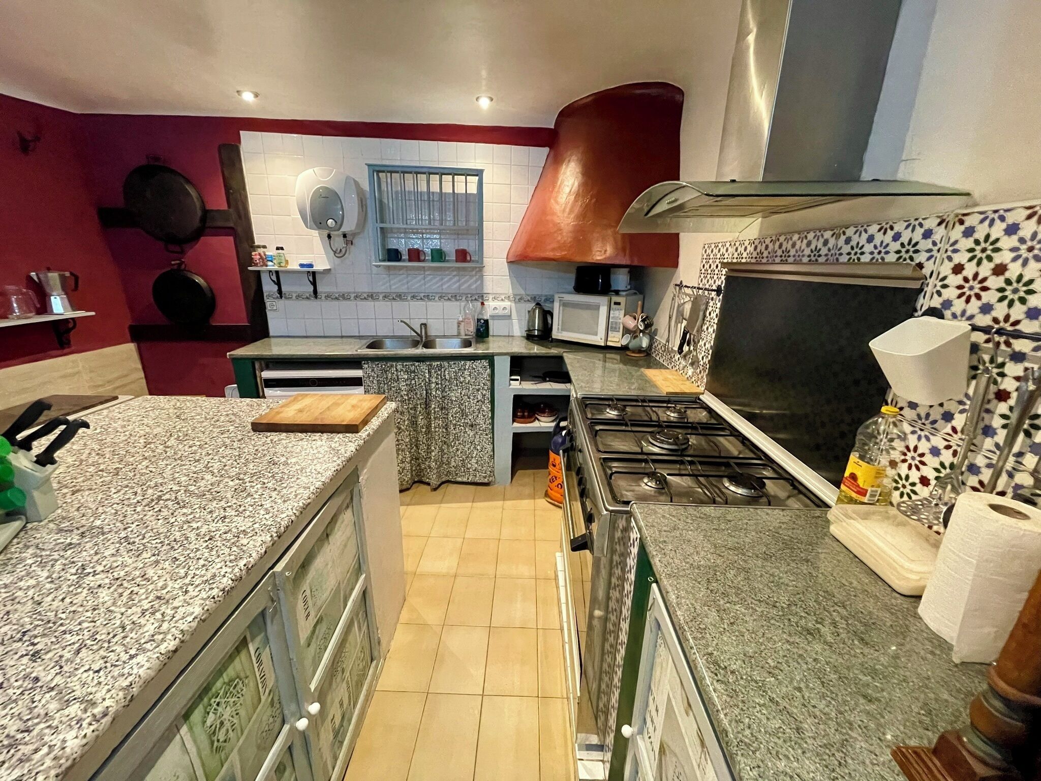 Casa, varias habitaciones, fumadores, piscina privada | Interior