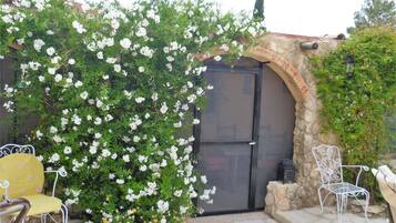 House, Multiple Bedrooms, Smoking, Private Pool | Garden