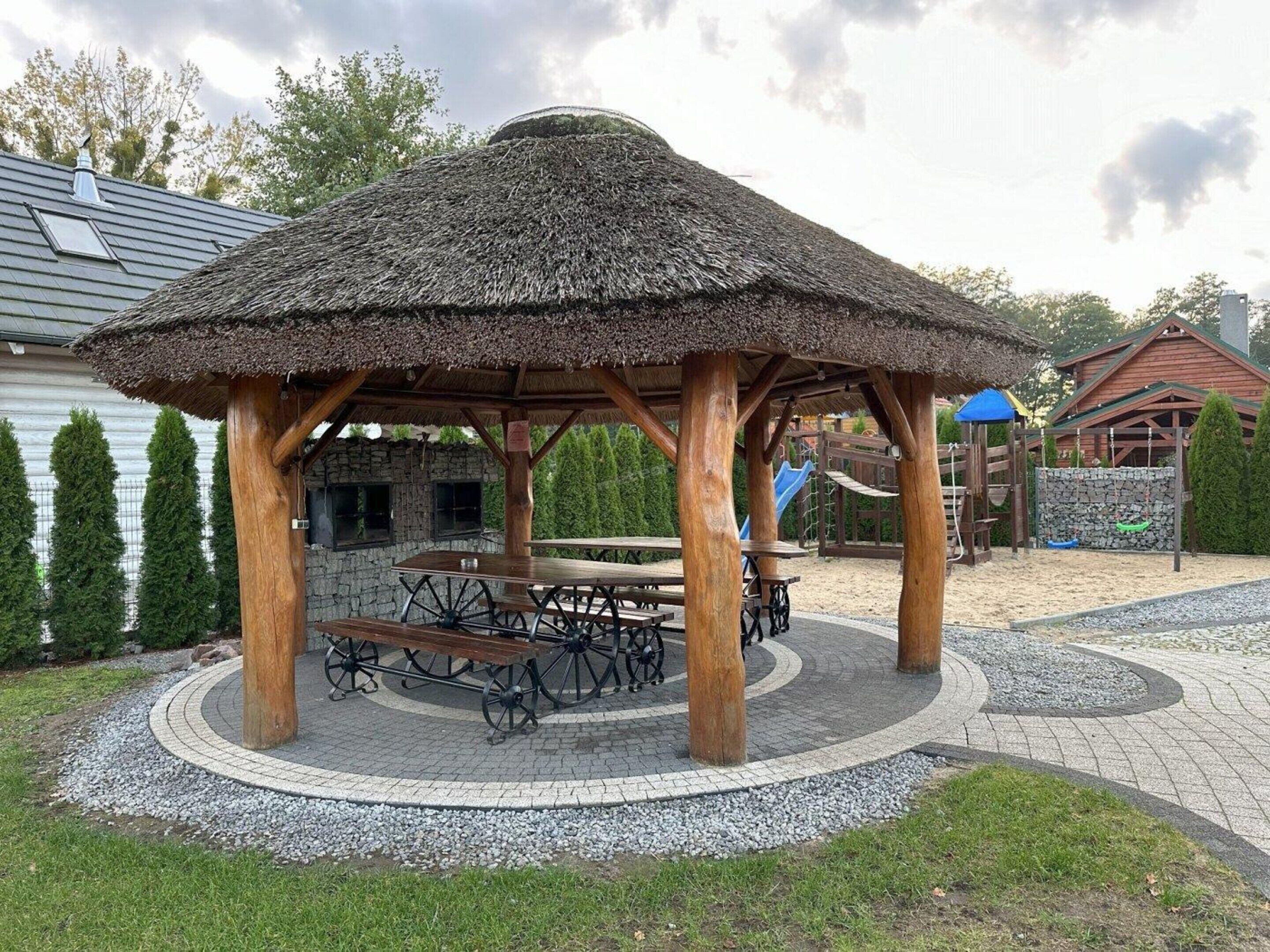 House | Outdoor dining