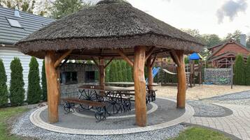 House | Outdoor dining