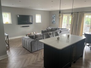 Living area - Luxury Penthouse Apartment (Doncaster)