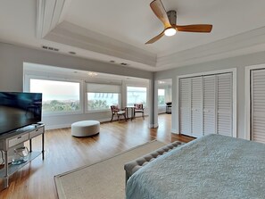 4 bedrooms, iron/ironing board, Internet, bed sheets - The Northshore | Stunning Views, Luxe, Steps to the Beach (Tybee Island)