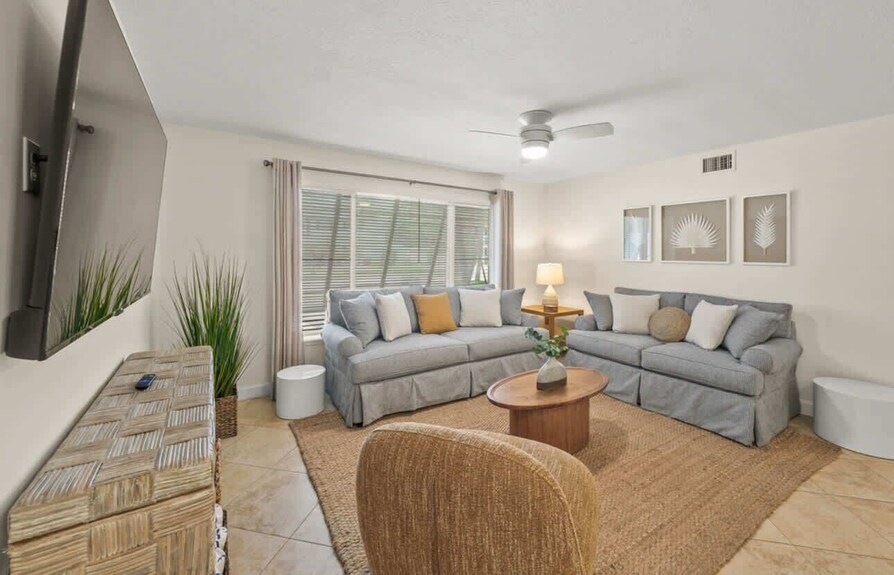 Summer Salt Steps To Siesta Key Village & Beach - Siesta Key, FL