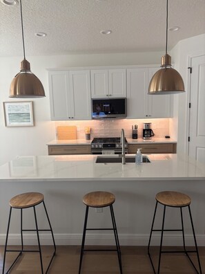 Private kitchen - Stunning, New 3BR Private Home in Vero Beach (Vero Beach)
