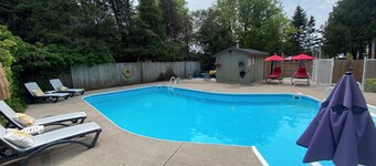 Black Horse Motor Inn