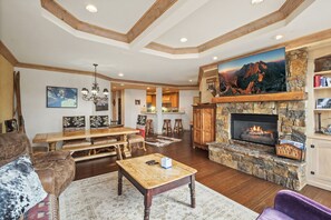 TV, fireplace - Centrum 302 | Village Core, Steps to Skiing & Gondola (Mountain Village)