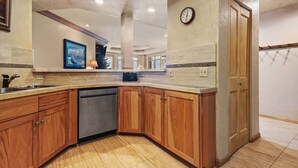 Interior - Centrum 302 | Village Core, Steps to Skiing & Gondola (Mountain Village)