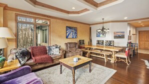 TV, fireplace - Centrum 302 | Village Core, Steps to Skiing & Gondola (Mountain Village)
