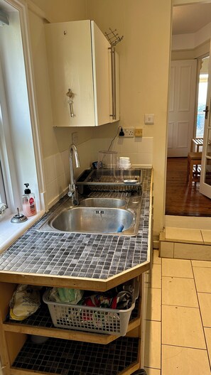 Private kitchen - 4 Bed Private Victorian Town House - Central Headington - Oxford (Oxford)