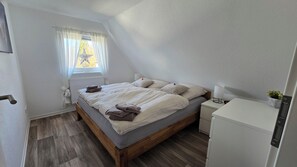 2 camere, culla da viaggio, Wi-Fi gratuito, lenzuola