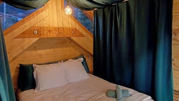 1 bedroom, in-room safe, bed sheets