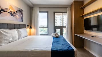 Deluxe Studio Suite, City View