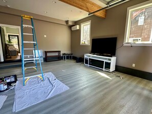 Interior - Sleeps 21, Spa, Game Rm, Theater, 2 Kitchens, Pets (Ocean Shores)