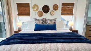7 bedrooms, desk, iron/ironing board, travel crib