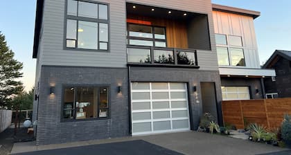 Sleeps 21, Spa, Game Rm, Theater, 2 Kitchens, Pets