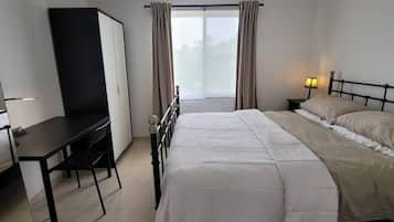 House, 2 Bedrooms, Patio