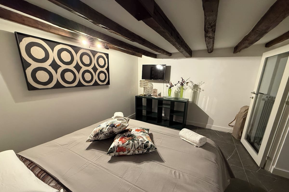 豪華公寓, 泳池景觀