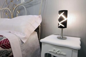 1 bedroom, iron/ironing board, WiFi, bed sheets - Harmony Living-Theatro Massimo Studio- City Center (Catania)