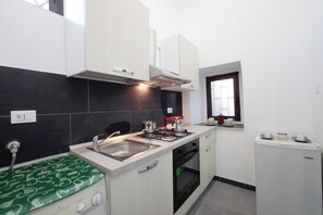 Microwave, stovetop - Harmony Living-Theatro Massimo Studio- City Center (Catania)