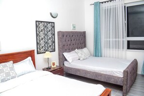 2 chambres, fer et planche à repasser, Wi-Fi, draps fournis