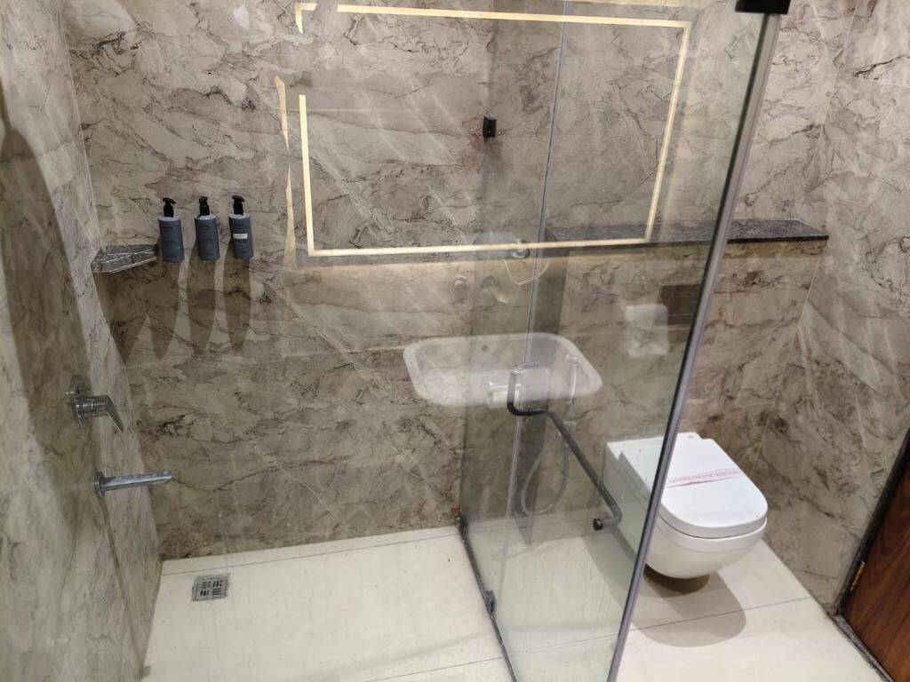 Habitación superior con 2 camas individuales | Baño