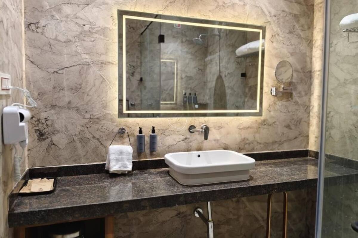 Quarto duplo superior | Banheiro