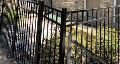 Newly Renovated 2BR 2BA DC Skylight Loft Near Union Market & H St Corridor!