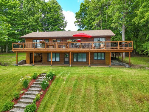 Beautiful Restoule Getaway