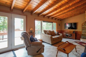 Smart TV, fireplace, stereo - Beautiful Restoule Getaway (Restoule)