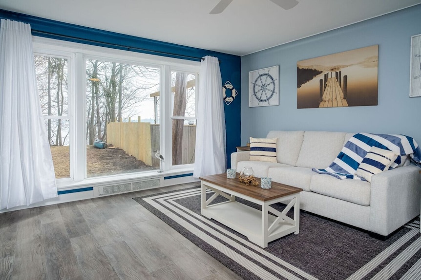 Mineola Extended-stay Furnished 30-day+ Cottage - Illinois