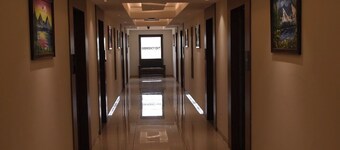 HOTEL GOLDEN PALACE & GUEST HOUSE