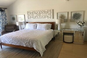 2 bedrooms, iron/ironing board, WiFi, bed sheets - Casa Sharman in Solana Beach welcomes you to live with ease and joy. (Solana Beach)
