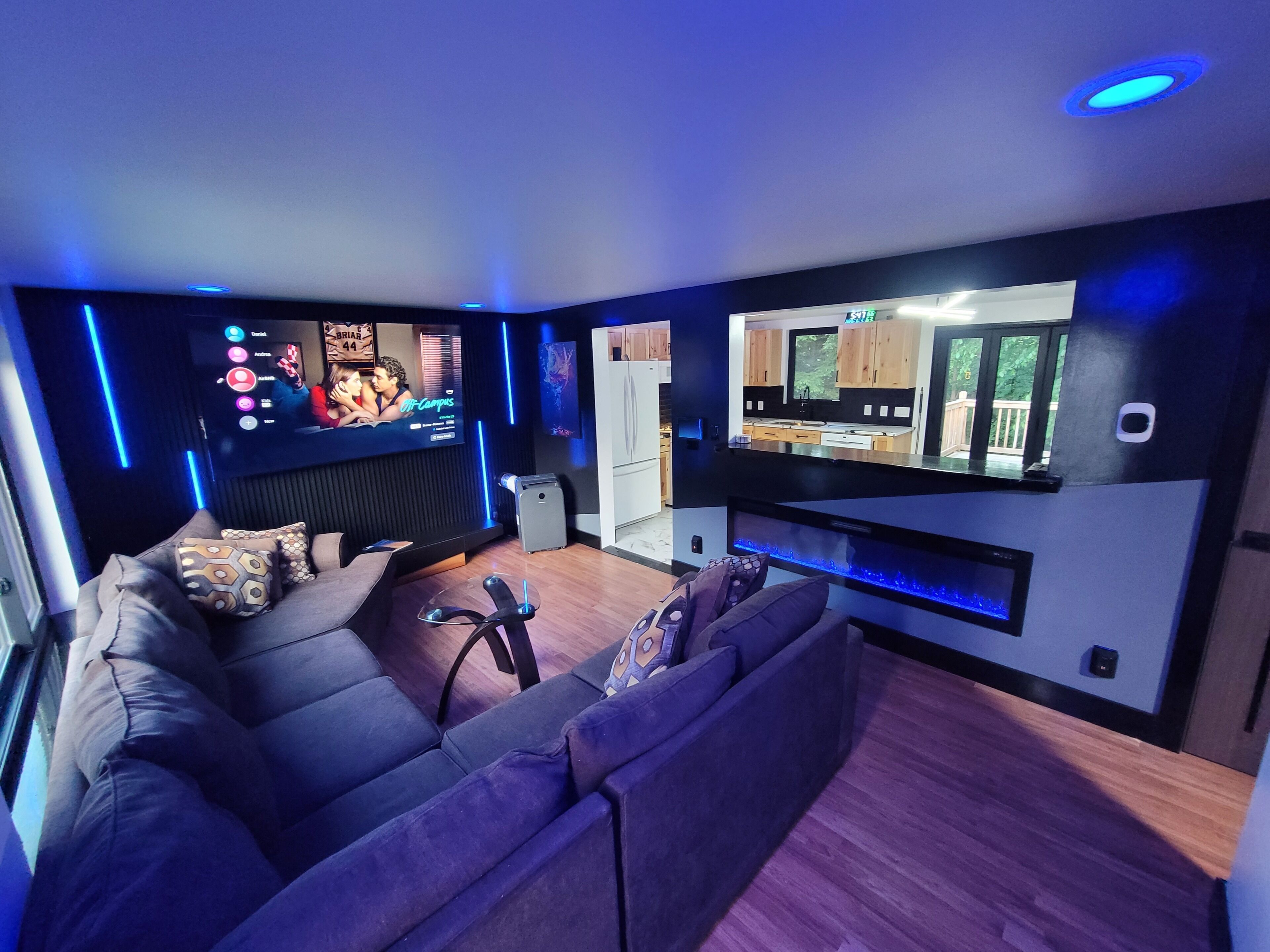 Smart-TV, Kamin