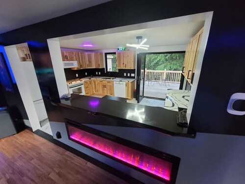 Newly Renovated Modern Home Near Saratoga
