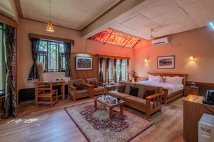 Family Room, Mountain View | In-room safe, desk, laptop workspace, blackout drapes