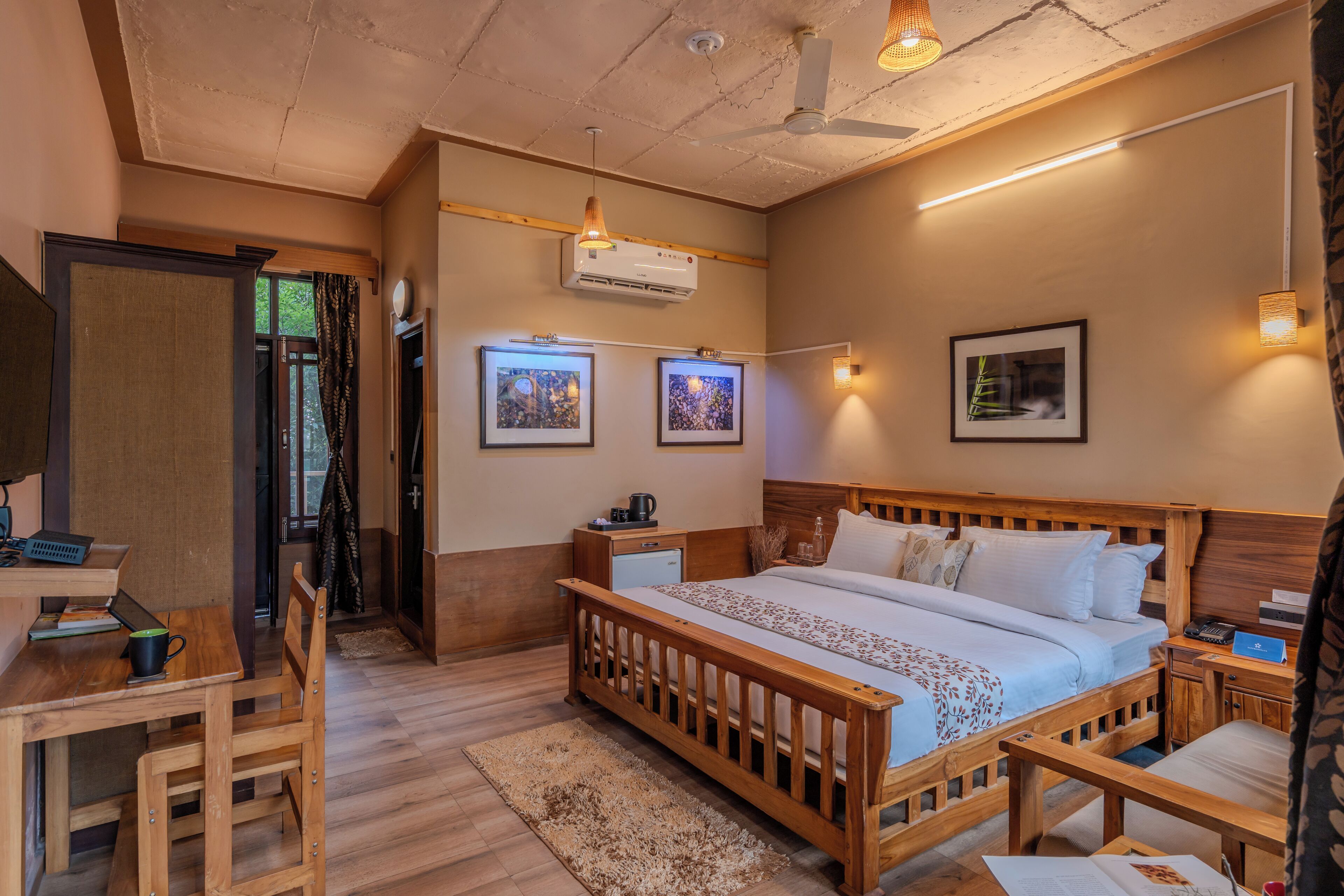 Economy Room, Valley View