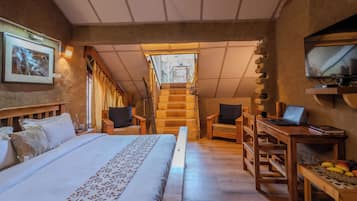 Premium Room | In-room safe, desk, laptop workspace, blackout curtains