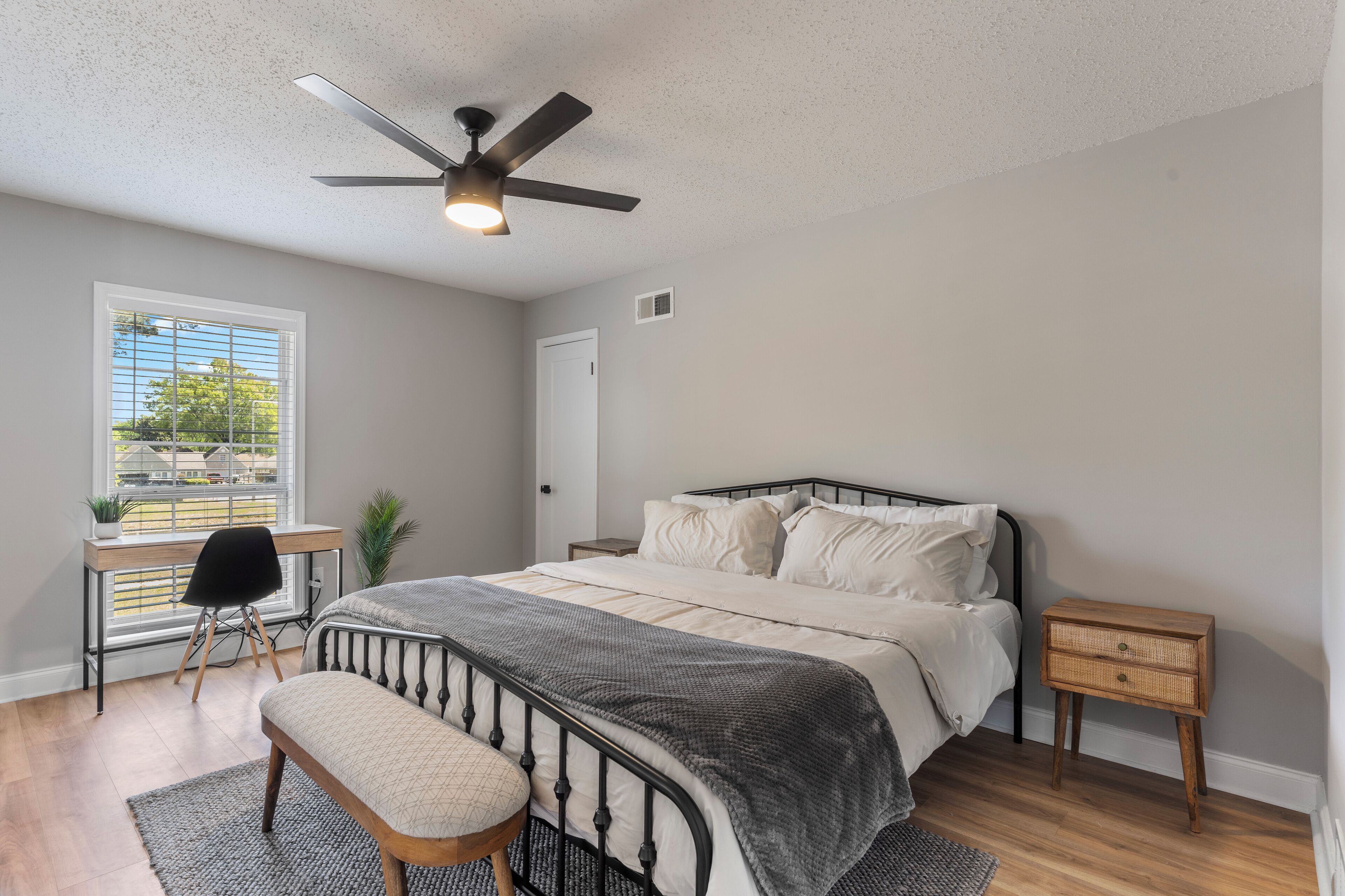 3 chambres, fer et planche à repasser, Wi-Fi gratuit, draps fournis