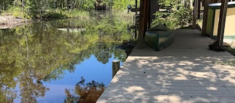 Peaceful Canal Retreat - 2 bed/2 bath home and only 30 mins to Panama City Beach