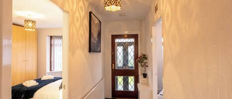 4 bedrooms, iron/ironing board, free WiFi, bed sheets