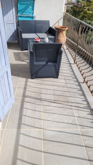 Terrace/patio - Charming house (Pierrevert)