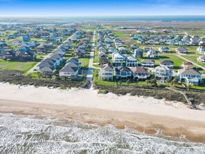 Beach nearby - Seashell Shack on Shrimp, Sleeps 11 - 3 bedroom 2.5 Bath - Great View (Crystal Beach)