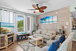 Smart TV - 🏖️Lagoon Pool | Hot Tub | Walk to Baytowne Wharf | Market Street Inn 248☀️ (Miramar Beach)