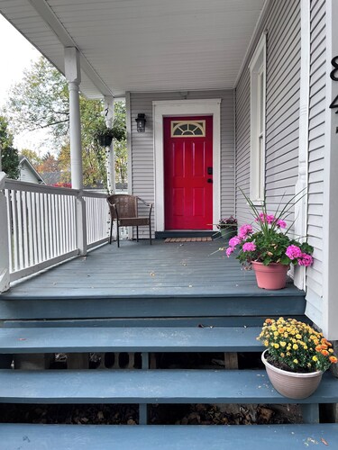 Luxury 1-bd First Floor apt near Crandall Park in Glens Falls