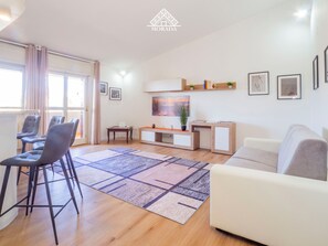 Living area - Casa Liz - Morada - One Bedroom Apartment, Sleeps 4 (Quartu Santa Elena)