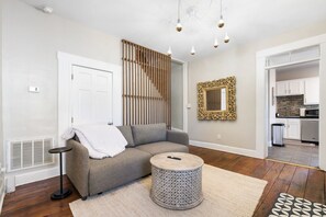 TV - Short North Landing - Walkable and Pets Welcome (Columbus)
